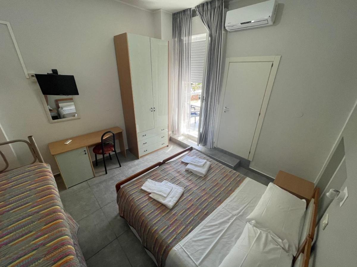 Hotel Piccari Nuova Gestione ริมินี ภายนอก รูปภาพ